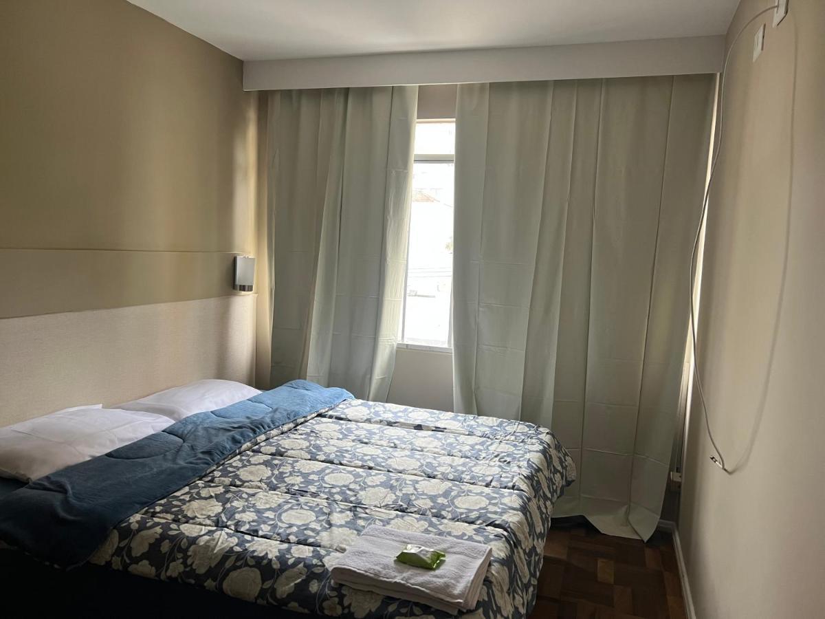 Vicz Hotel *